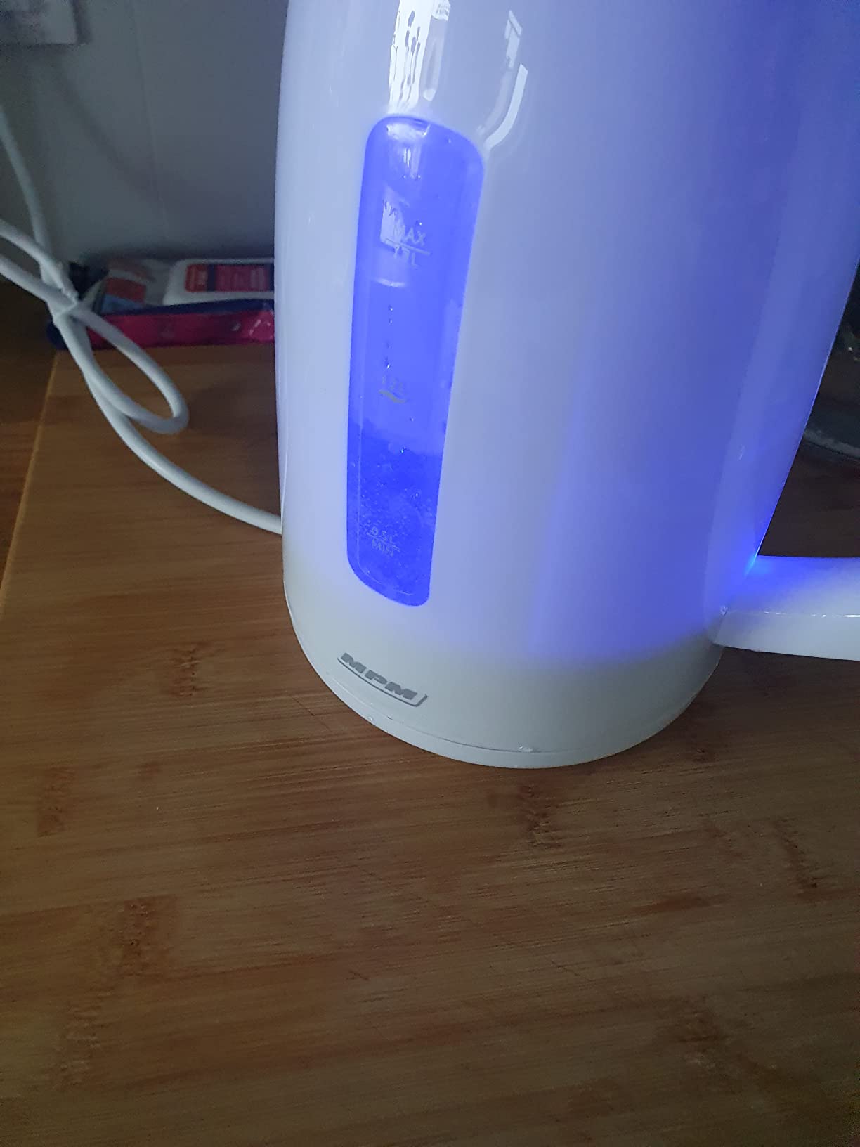 MPM MCZ-66 Bollitore Elettrico 1,7 L 2200W Bianco senza Fili